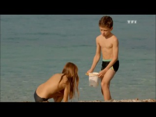 В десяти минутах от нудистов / À dix minutes des naturistes (2012) (комедия)